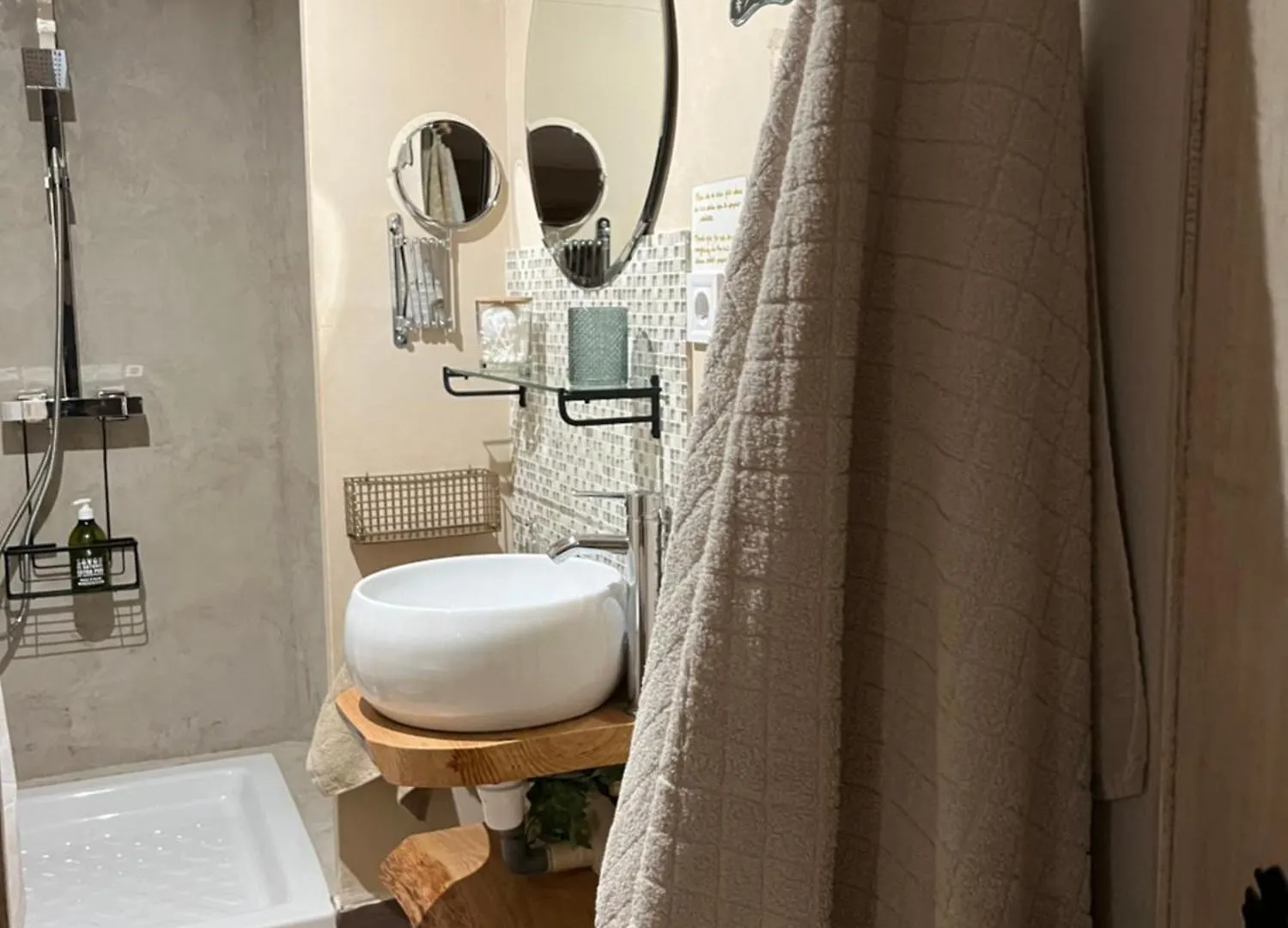 Bed and Breakfast Longo Mai Sillans-la-Cascade